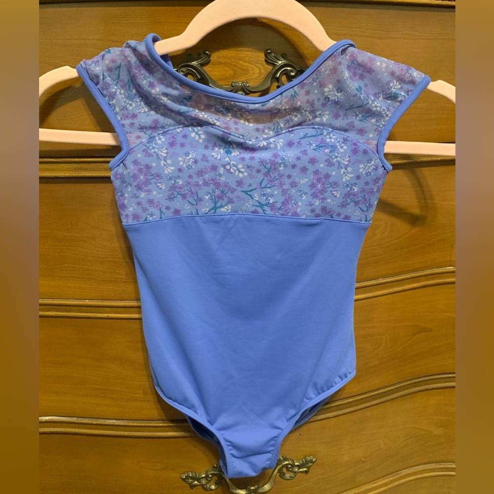BLOCH Girls Dance Leotard; Size 8-10; Lavender with cap sleeve